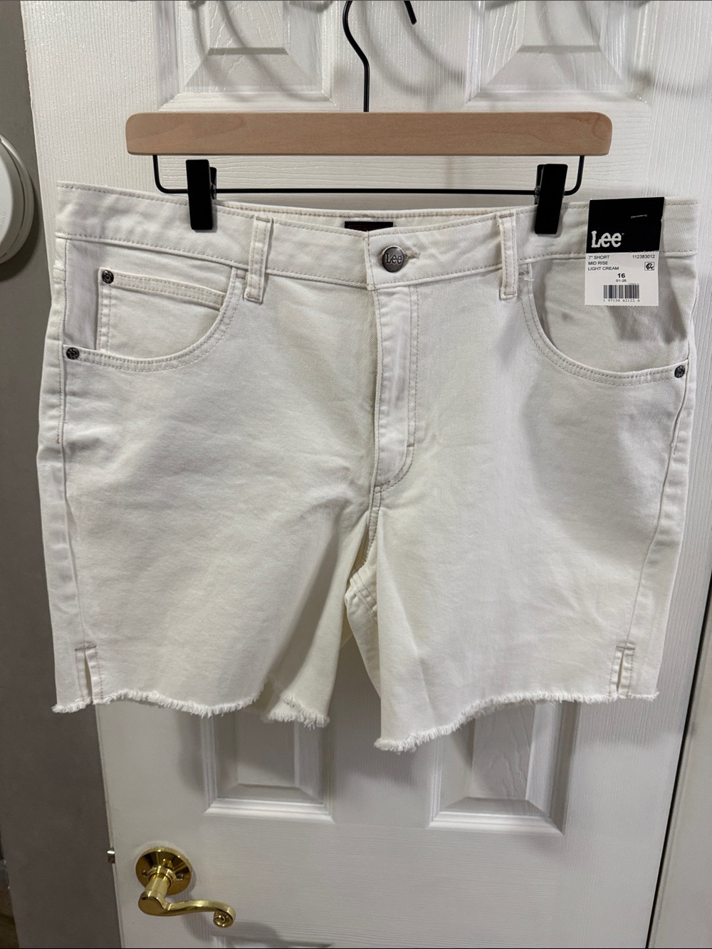 NWT Lee Light Cream/White Denim Frayed Hem Jean Shorts Size 16